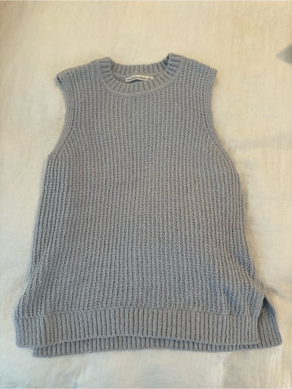 Abercrombie & Fitch Light Gray Sleeveless Crew Knit Vest